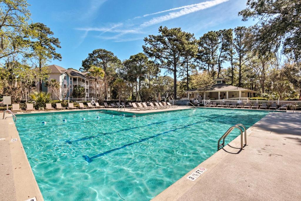 Updated Condo with Pool 500 Yds to Folly Field Beach - image 3