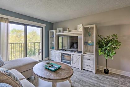 Condo in Xanadu Villas with Pool   Walk to the Beach Hilton Head Island South Carolina