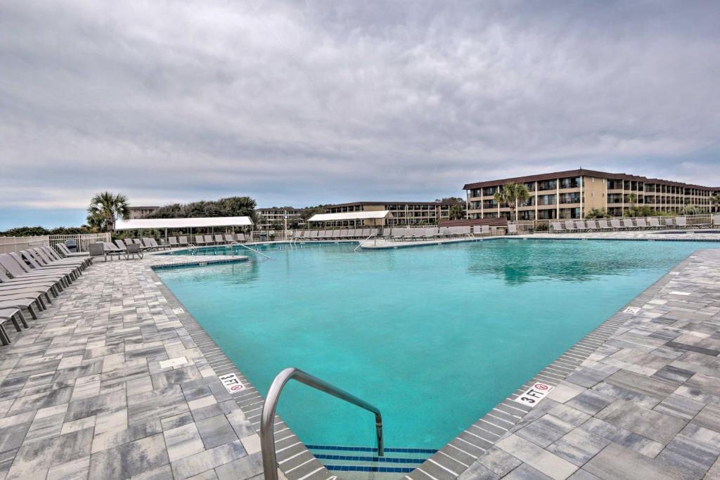 Hilton Head Resort Retreat with Top Amenities! - image 3