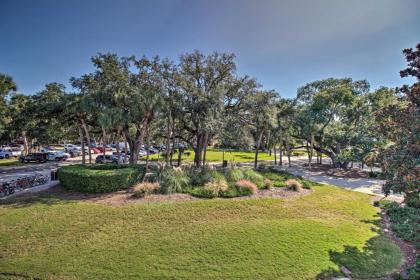 Heart of Harbour Town Walk to Pier and Golf! - image 8