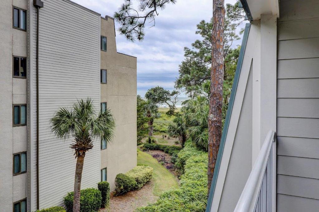 3B Beachwood Forest Beach 2 BR Oceanview - image 2