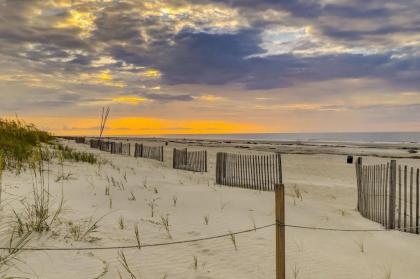 111 Dune Ln 6 BR Oceanfront Home Forest - image 4