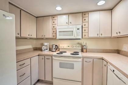 Beach Pebble Townhome about quarter Mile to Ocean! - image 5