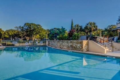 Island Club 140 - image 16