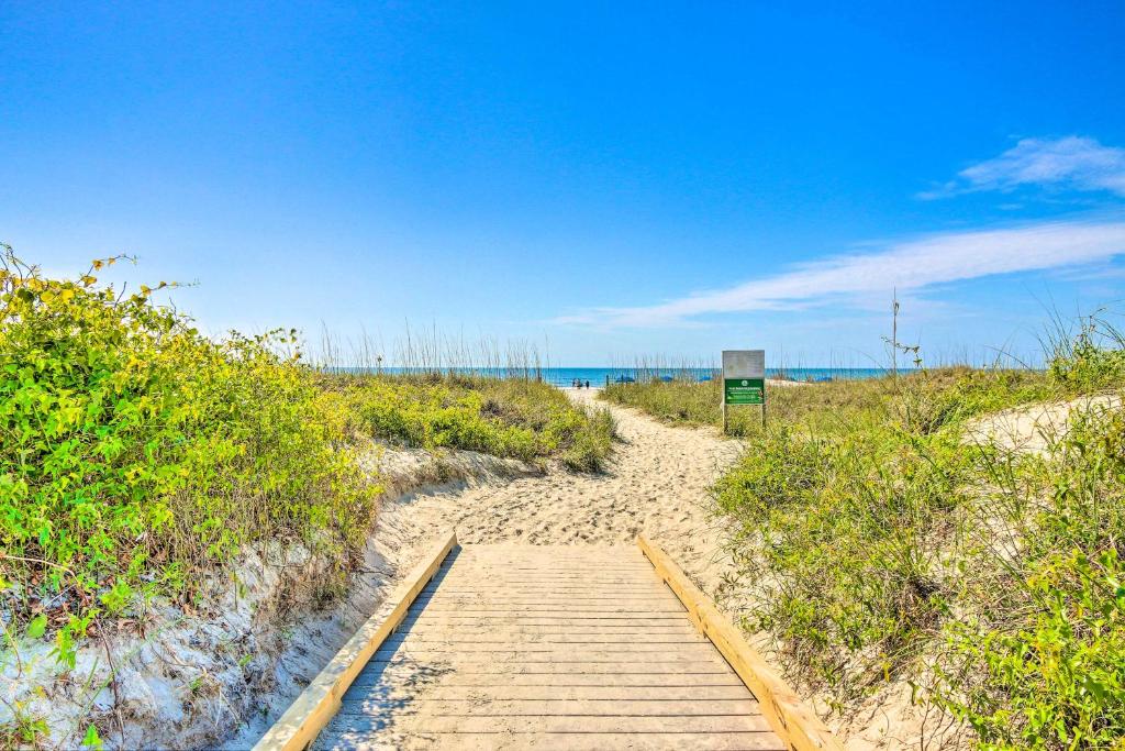 Coastal Condo with Pool and Direct Beach Access! - image 3