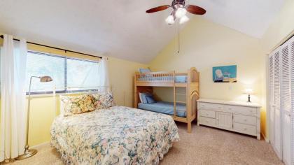 704 Queens Grant - image 16