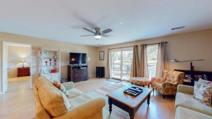 704 Queens Grant - image 4