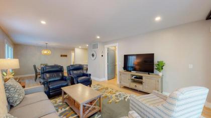 7803 Centre Court - image 10