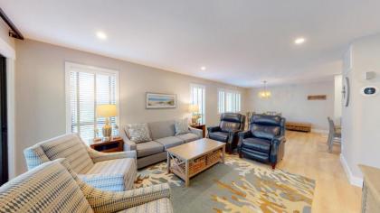 7803 Centre Court - image 12