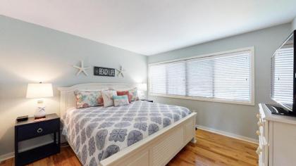 272 Turnberry Village - image 16