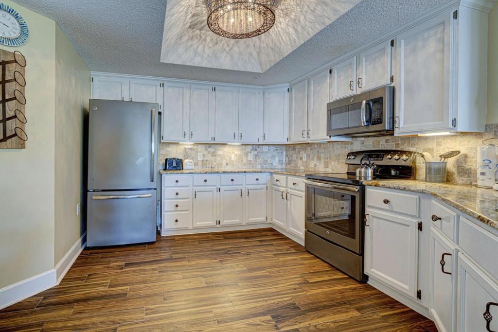 2417 Windsor Place II - image 2