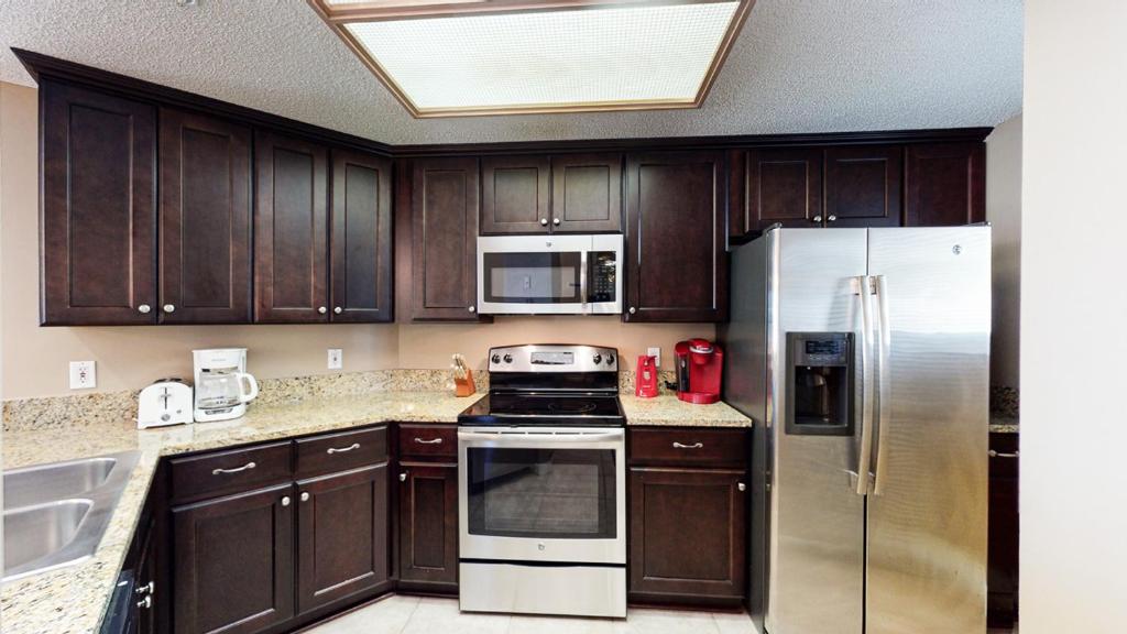 4104 Windsor Court North - image 2
