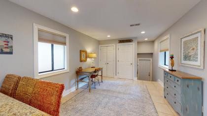 19 Heath Dr - image 13