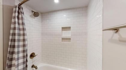 7810 Centre Court - image 16