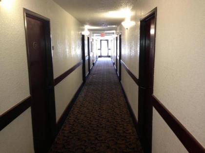 Brentwood Inn & Suites - image 5