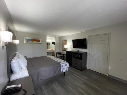 Embassy Inn - Hohenwald - image 8