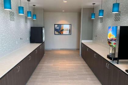La Quinta Inn & Suites by Wyndham Holbrook Petrified Forest - image 15