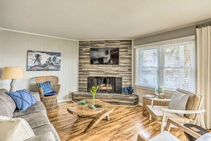 Waterfront Home with Decks Privacy and Boat Slip - image 4