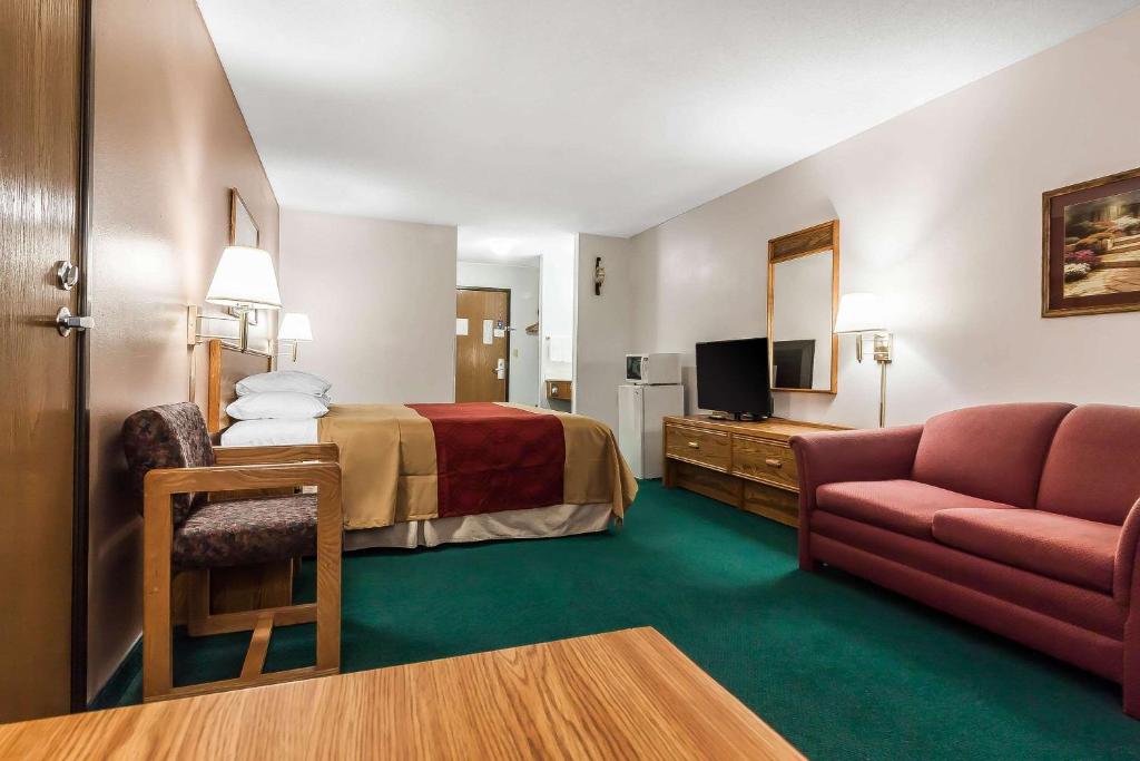 Rodeway Inn Holdrege - image 4