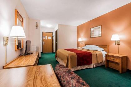 Rodeway Inn Holdrege - image 5
