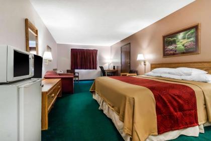 Rodeway Inn Holdrege - image 9