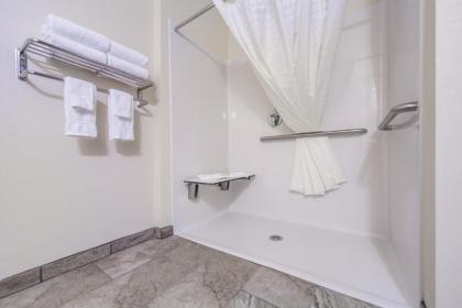Cobblestone Inn & Suites - Holdrege - image 3