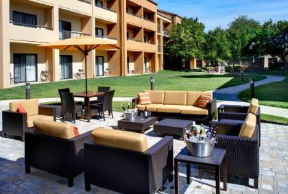 Courtyard toledo Airport Holland