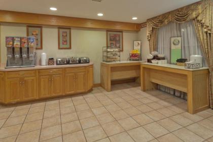 Country Inn & Suites by Radisson Holland MI - image 9