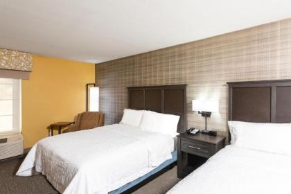 Hampton Inn Holland - image 12