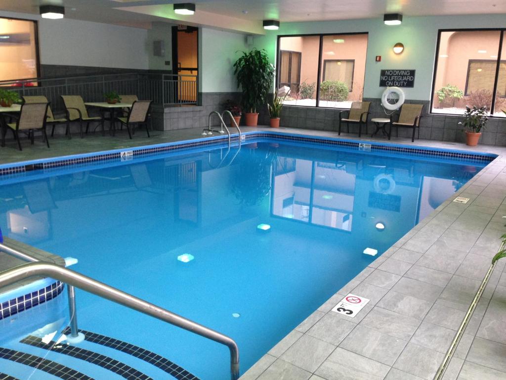 Hampton Inn Altoona - image 2