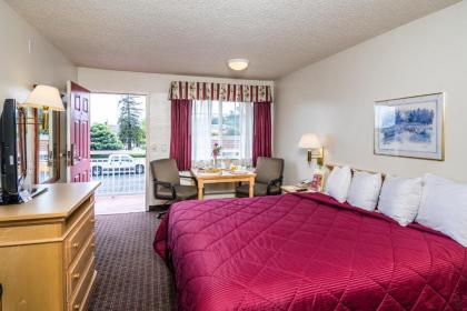 Hollister Inn - image 5