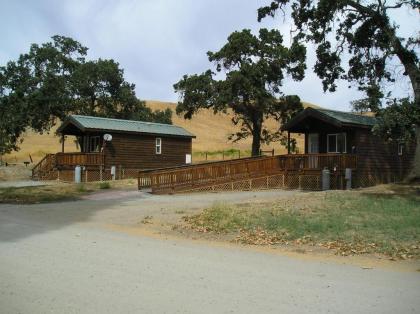San Benito Camping Resort One-Bedroom Cabin 9 - image 2
