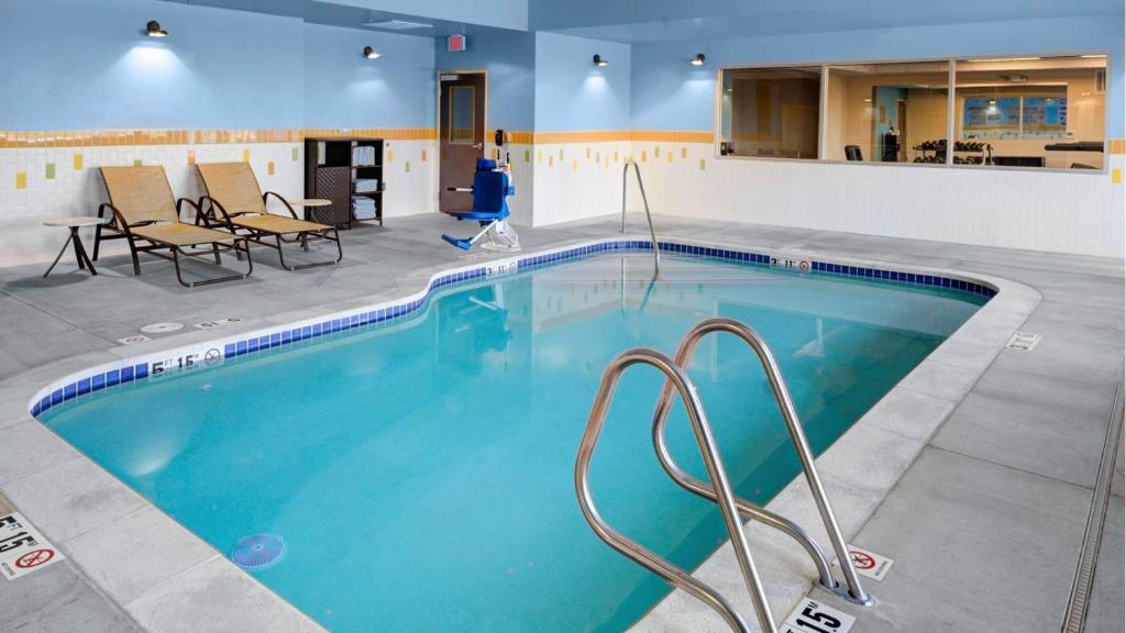 Fairfield by Marriott Hollister - image 7