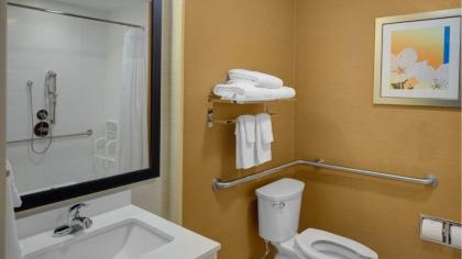 Fairfield by Marriott Hollister - image 9