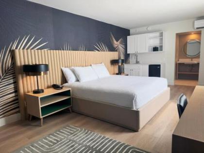 Ramada by Wyndham Hollywood Downtown - image 18