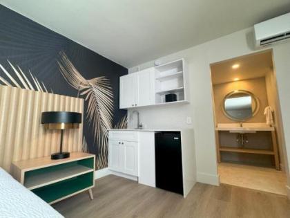 Ramada by Wyndham Hollywood Downtown - image 27