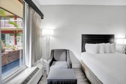 Ramada by Wyndham Hollywood Downtown - image 31