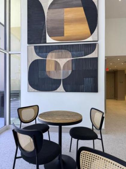 Ramada by Wyndham Hollywood Downtown - image 32