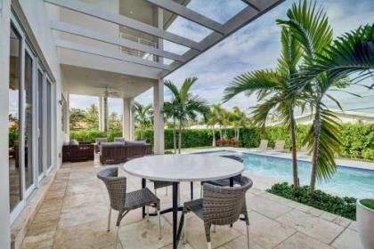Modern Luxurious Beach Retreat-5 Br with/pool - image 4