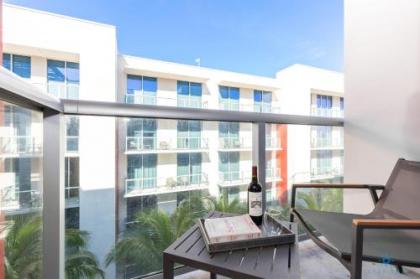 Beachfront Condo-ROOFTOP infinity POOL - image 1