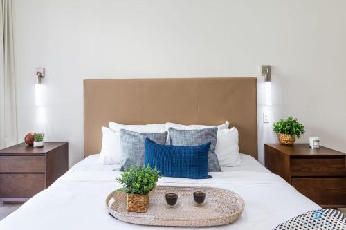 Beachfront Condo-ROOFTOP infinity POOL - image 4