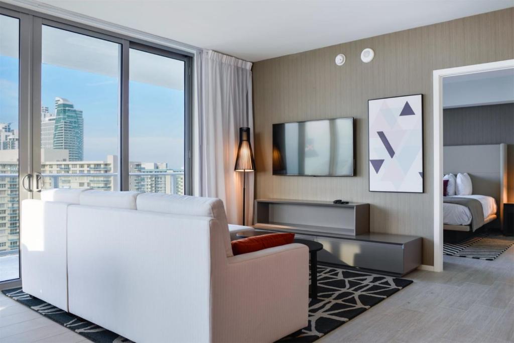Hyde Beach House Luxury Condos by Optimax VR - image 6