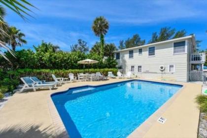 106 30Th St Home