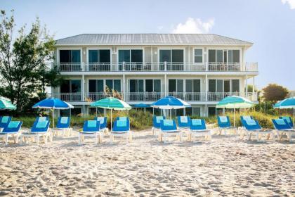 mainsail Beach Inn on Holmes Beach