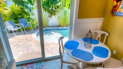 Island Hideaway by AMI Locals - image 10