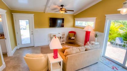 Island Hideaway by AMI Locals - image 7