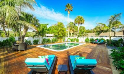 Islands West Resort Villas by AMI Locals - image 8
