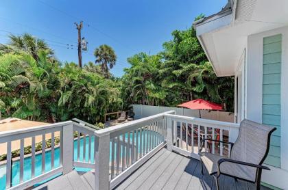 3 king bedrooms with their own bathroom den area with bunk beds private pool bikes & beach gear - image 10