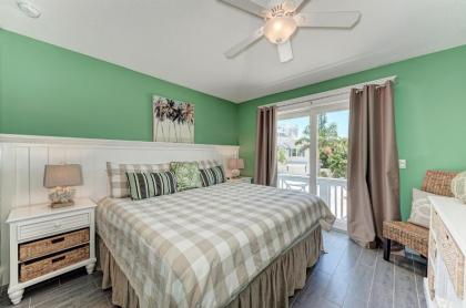 3 king bedrooms with their own bathroom den area with bunk beds private pool bikes & beach gear - image 13