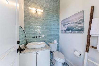 Brand New Luxe 4 Bedroom plus Nanny suite Heated pool spa bikes - image 2